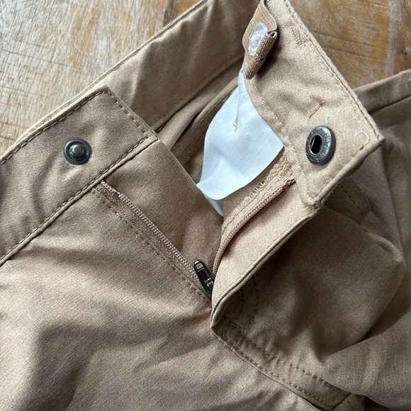 NWOT Cat & Jack boys tan shorts 4t - Picture 3 of 5